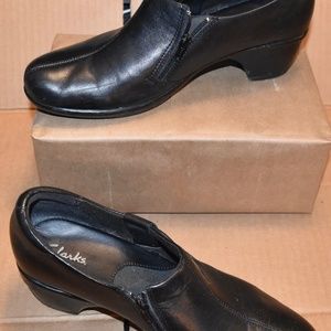 CLARKS WOMEN'S BESTIE ANKLE BOOTIES